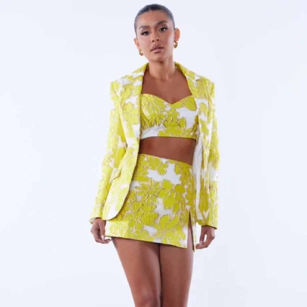 Fashion Nova Poppy Embroidered Yellow Blazer NWT - Picture 5 of 11